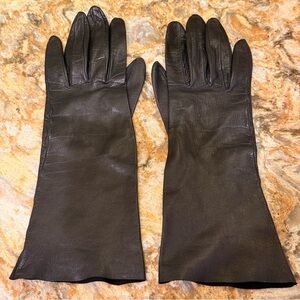Vintage REAL Leather 1970s Black Women’s Sleek Mid-Length Gloves Size 6.5 NICE!
